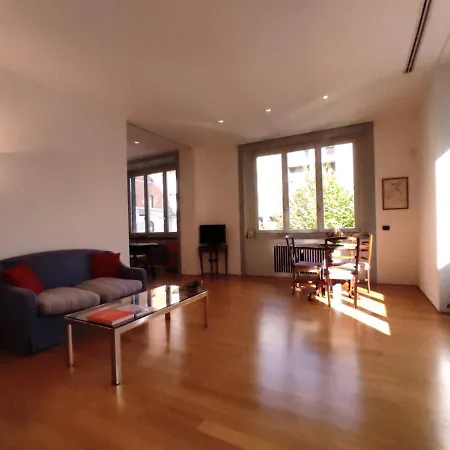 Camera Matrimoniale Nel Quartiere Sant'ambrogio بيت ضيافة *