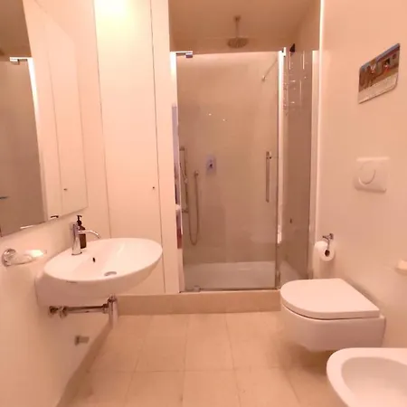 بيت ضيافة Camera Matrimoniale Nel Quartiere Sant'ambrogio