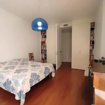 Гостевой дом Camera Matrimoniale Nel Quartiere Sant'ambrogio