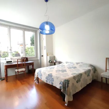 Camera Matrimoniale Nel Quartiere Sant'ambrogio Гостевой дом